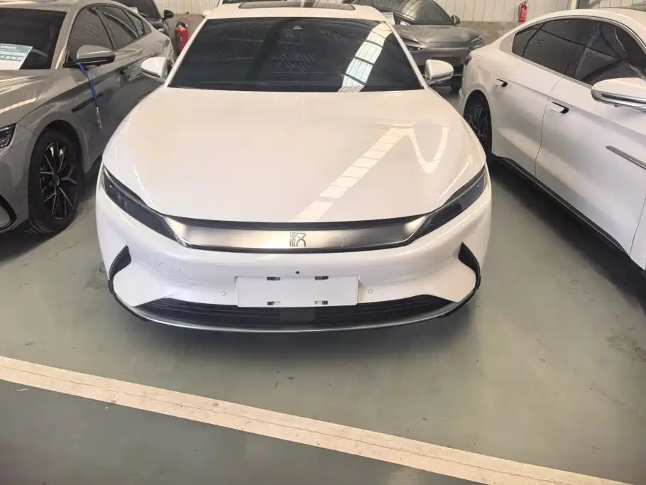 BYD Han — миниатюра 2