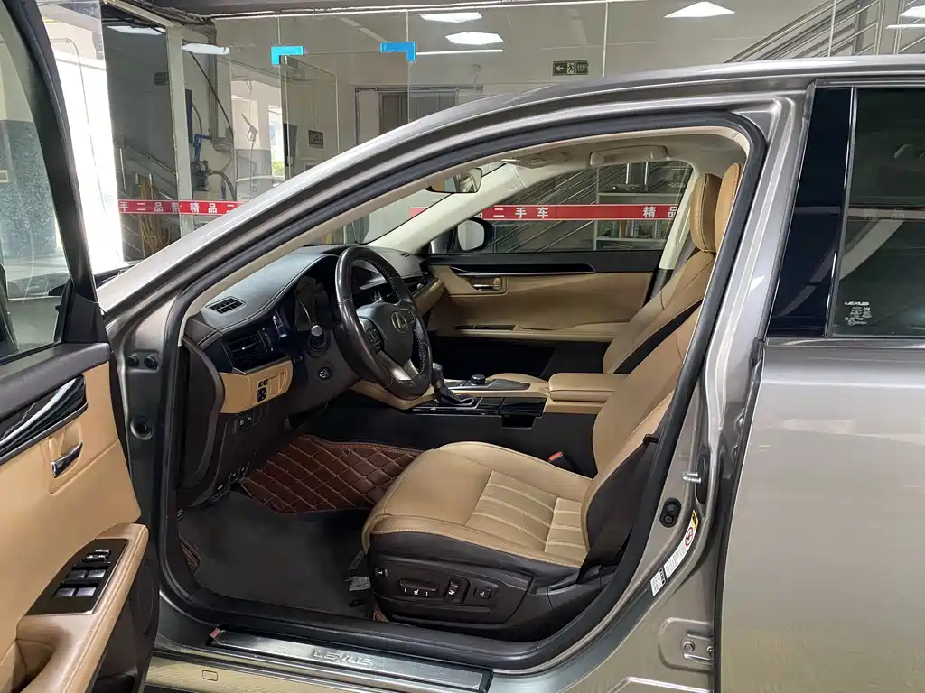 Lexus ES — миниатюра 5