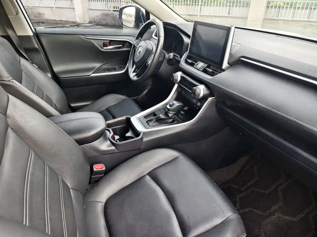 Toyota RAV4 — миниатюра 16
