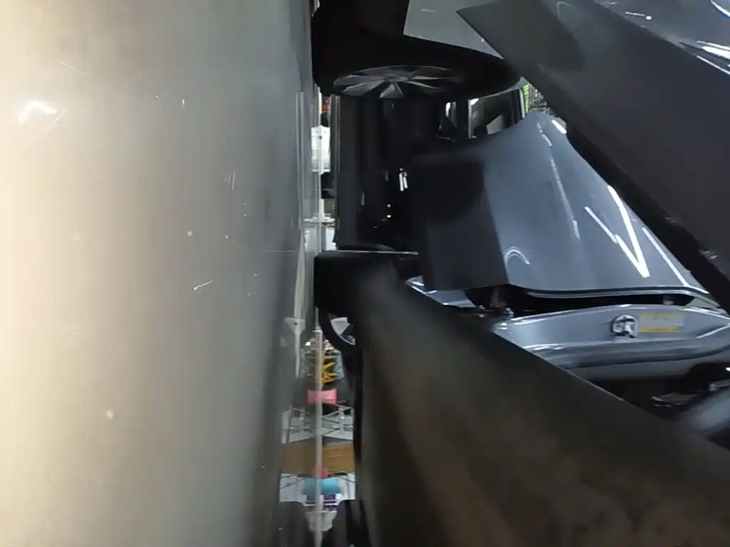 Tesla Model Y — миниатюра 21