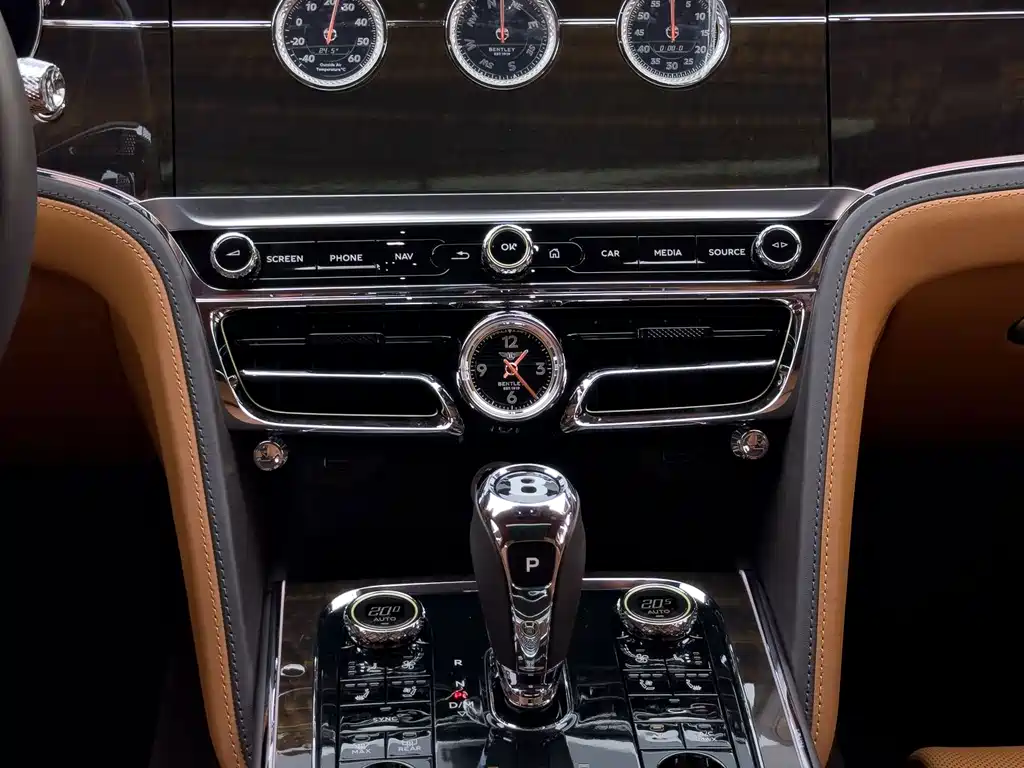 Bentley Flying Spur — миниатюра 28