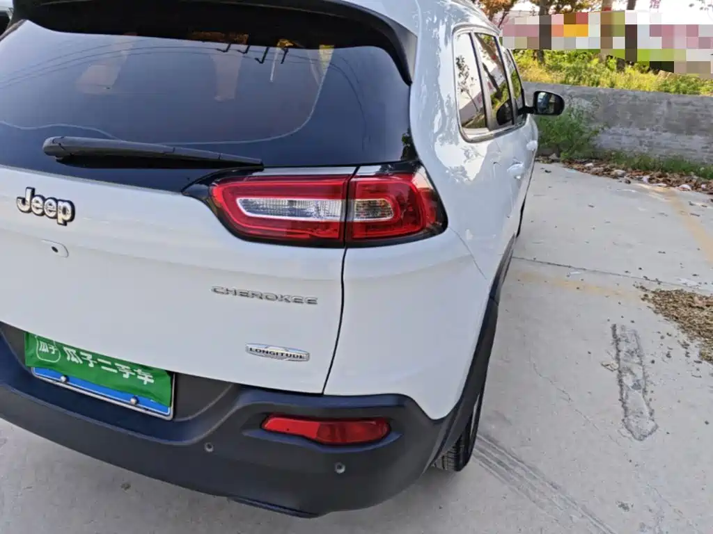 Jeep Cherokee — миниатюра 8