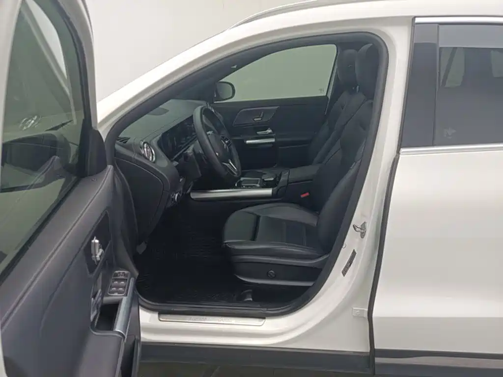 Mercedes-Benz GLA — миниатюра 7