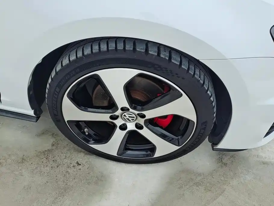 Volkswagen Golf GTI — миниатюра 6