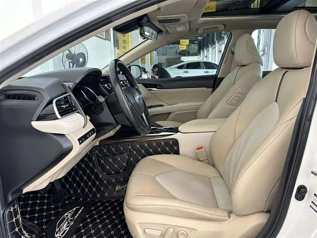 Toyota Camry 2019 2.5G Luxury VI