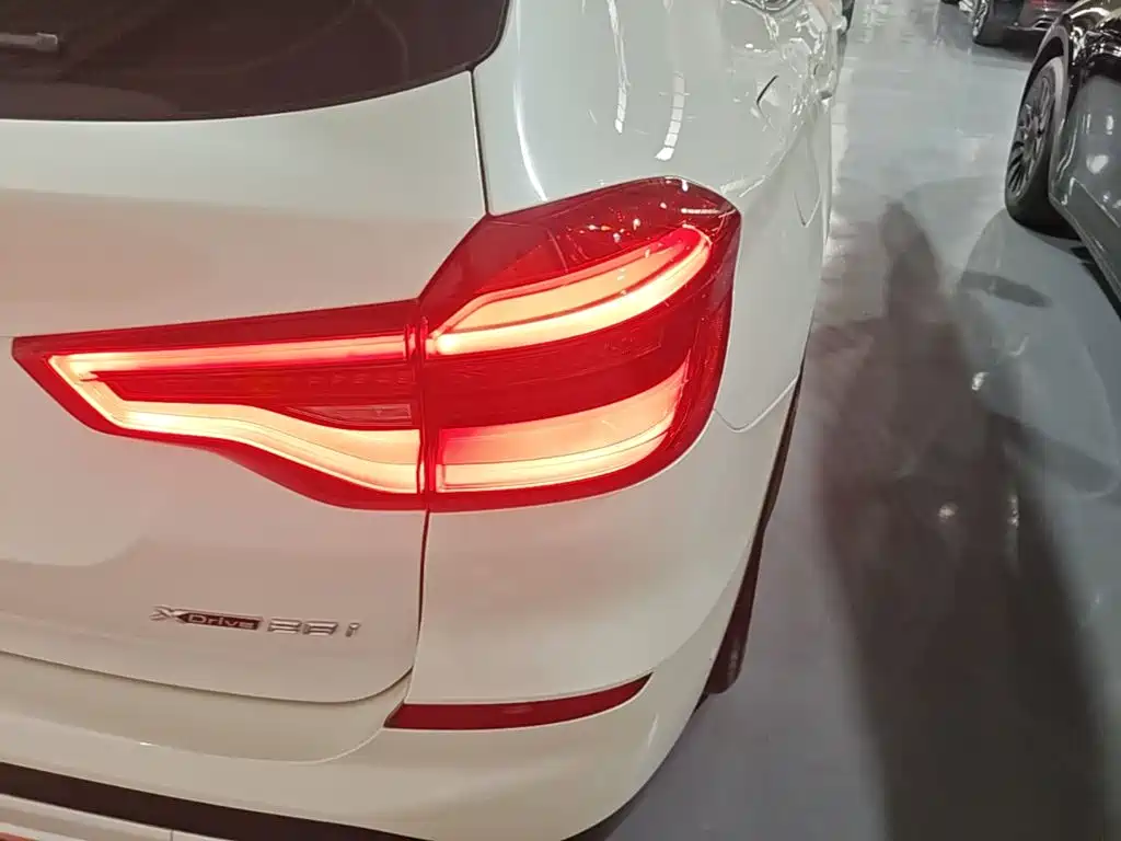 BMW X3 — миниатюра 8