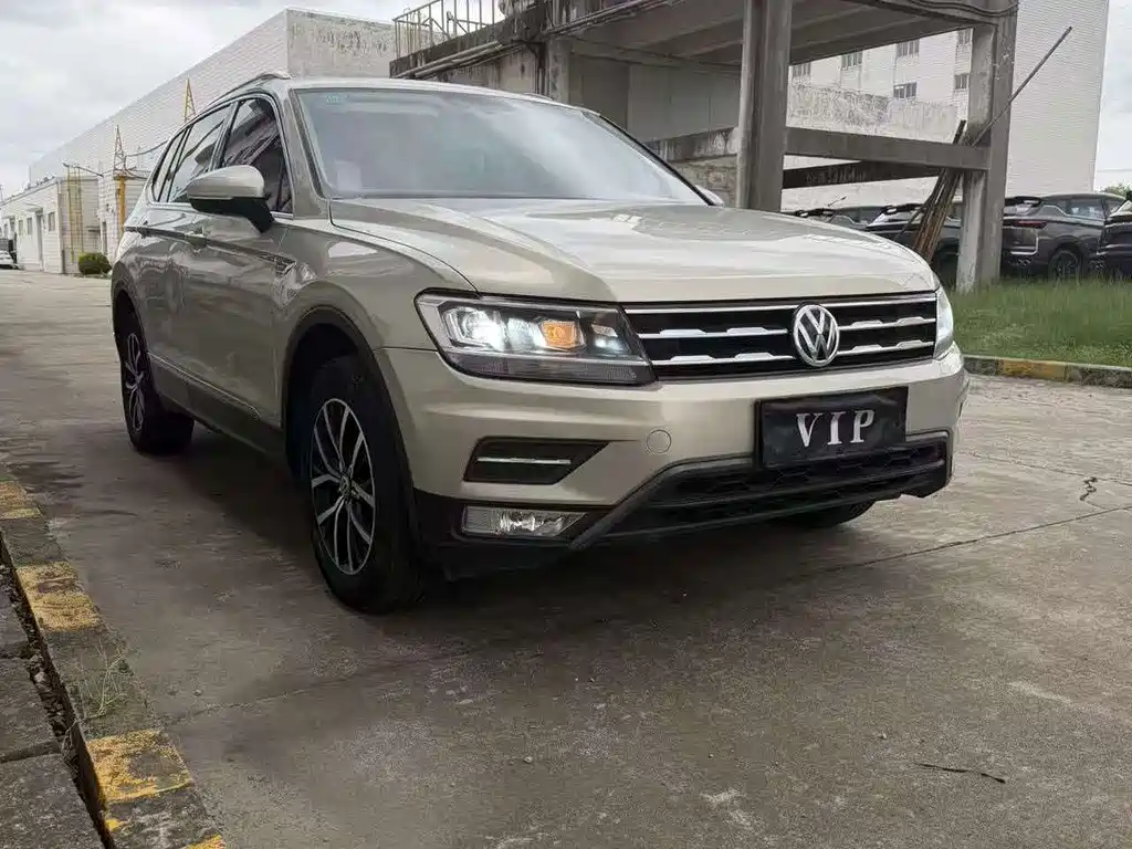 Volkswagen Tiguan L — миниатюра 2