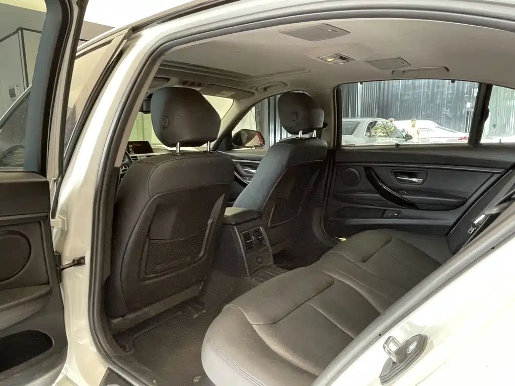 BMW 3 Series — миниатюра 18
