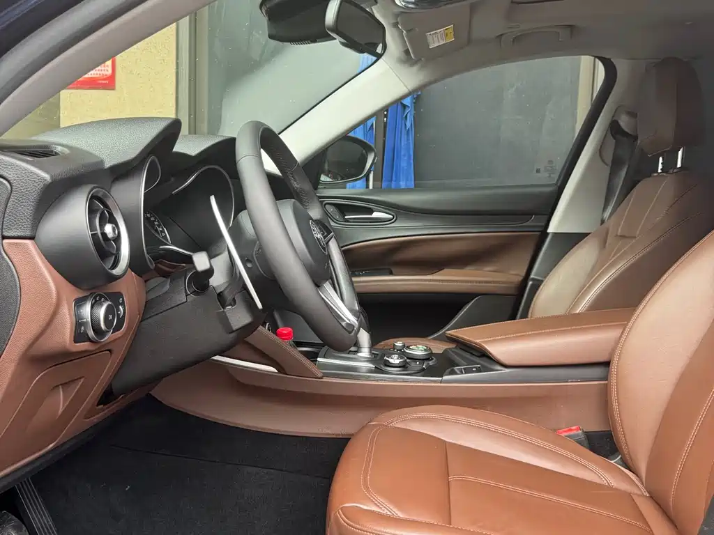 Alfa Romeo Stelvio 2017 2.0T 200HP Elite