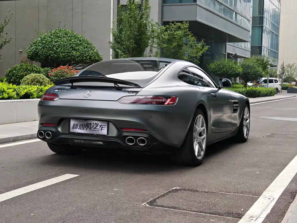 MERCEDES-BENZ AMG GT