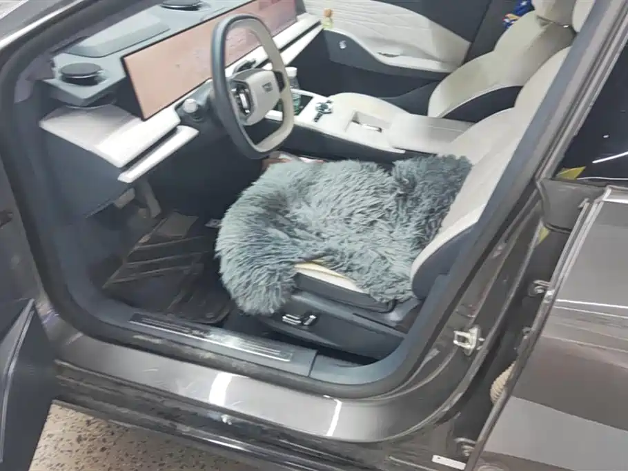 GEELY GALAXY GALAXY E8