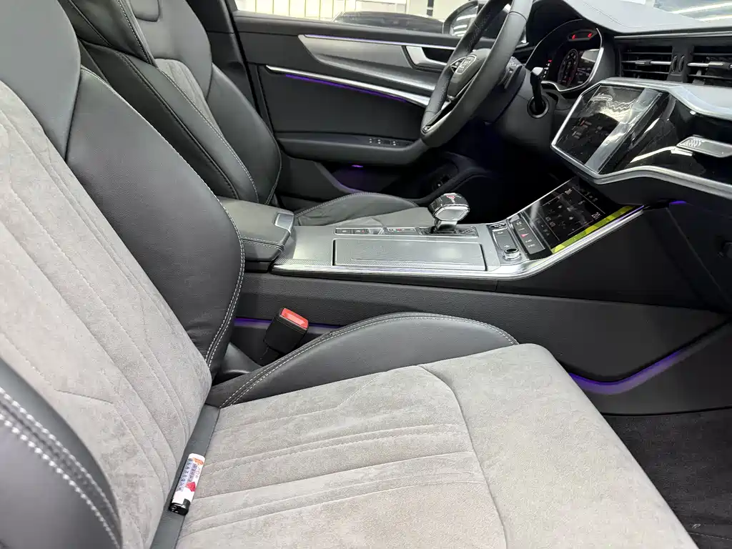 Audi A6L 2021 40 TFSI Luxury