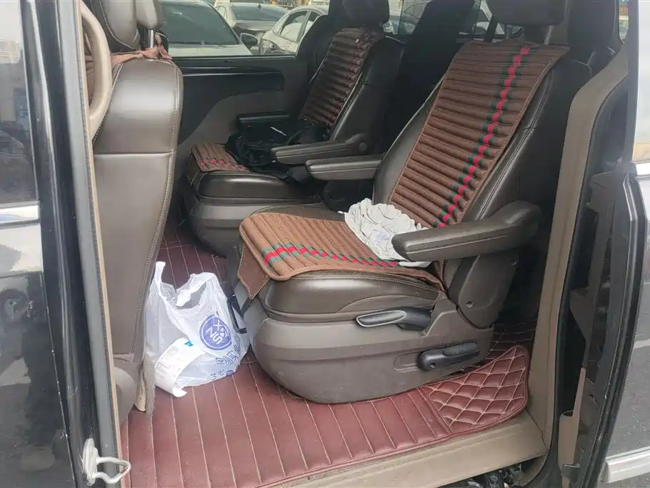 Chrysler Grand Voyager (Import) — миниатюра 11