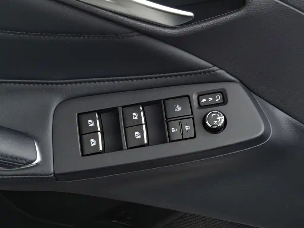 Toyota Avalon — миниатюра 9