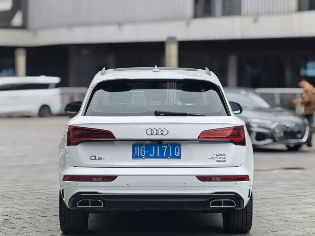 Audi Q5L 2022 40T RS