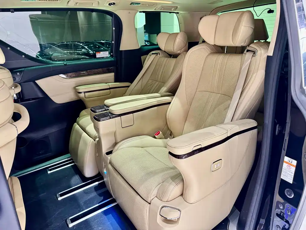 Toyota Vellfire 2021 2.5L HV Luxury