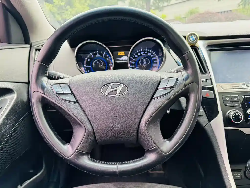 Hyundai Sonata — миниатюра 9