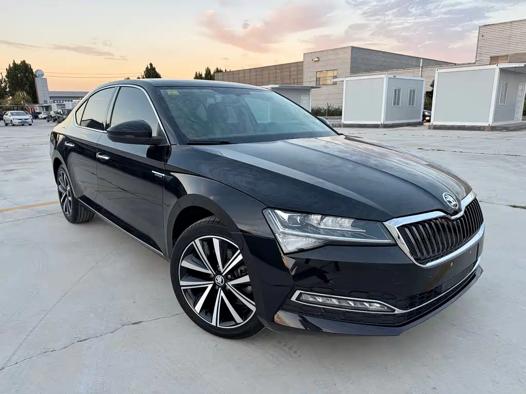 Skoda Superb — миниатюра 3