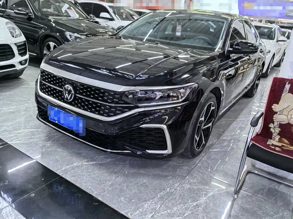 Volkswagen Passat 2023