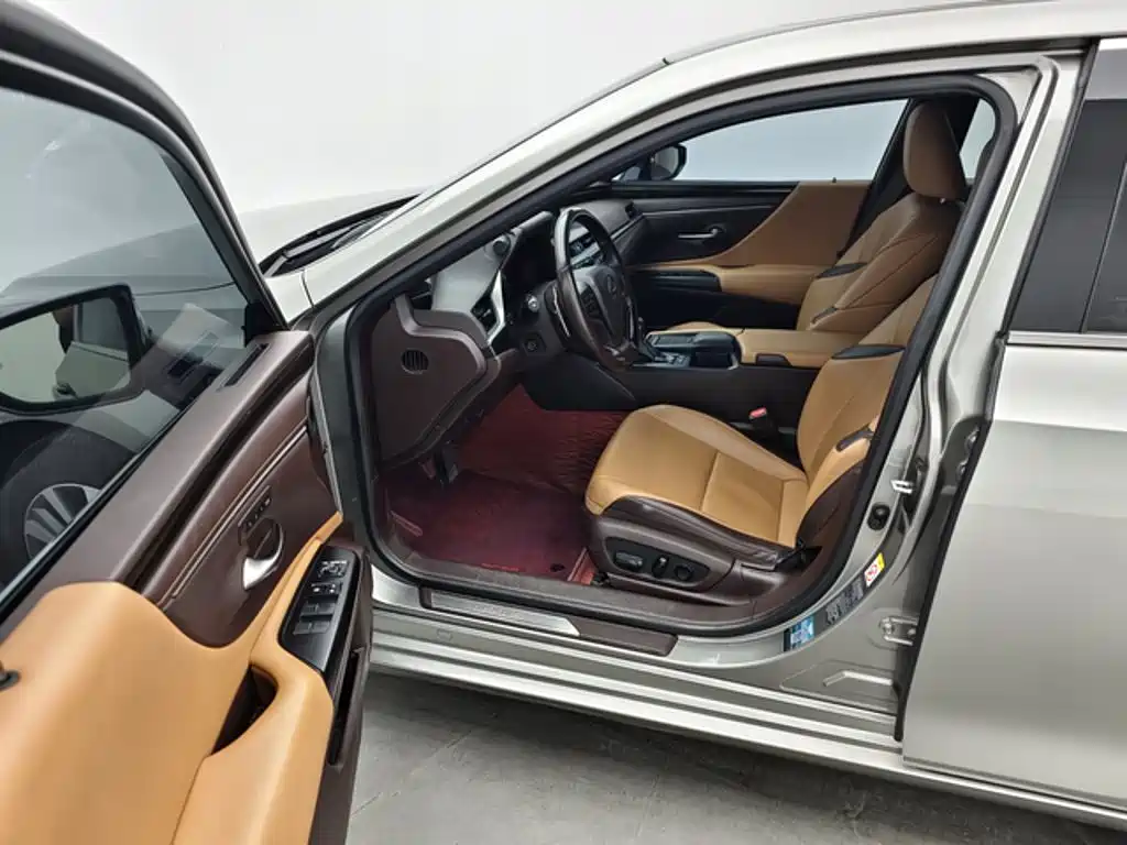 Lexus ES — миниатюра 7