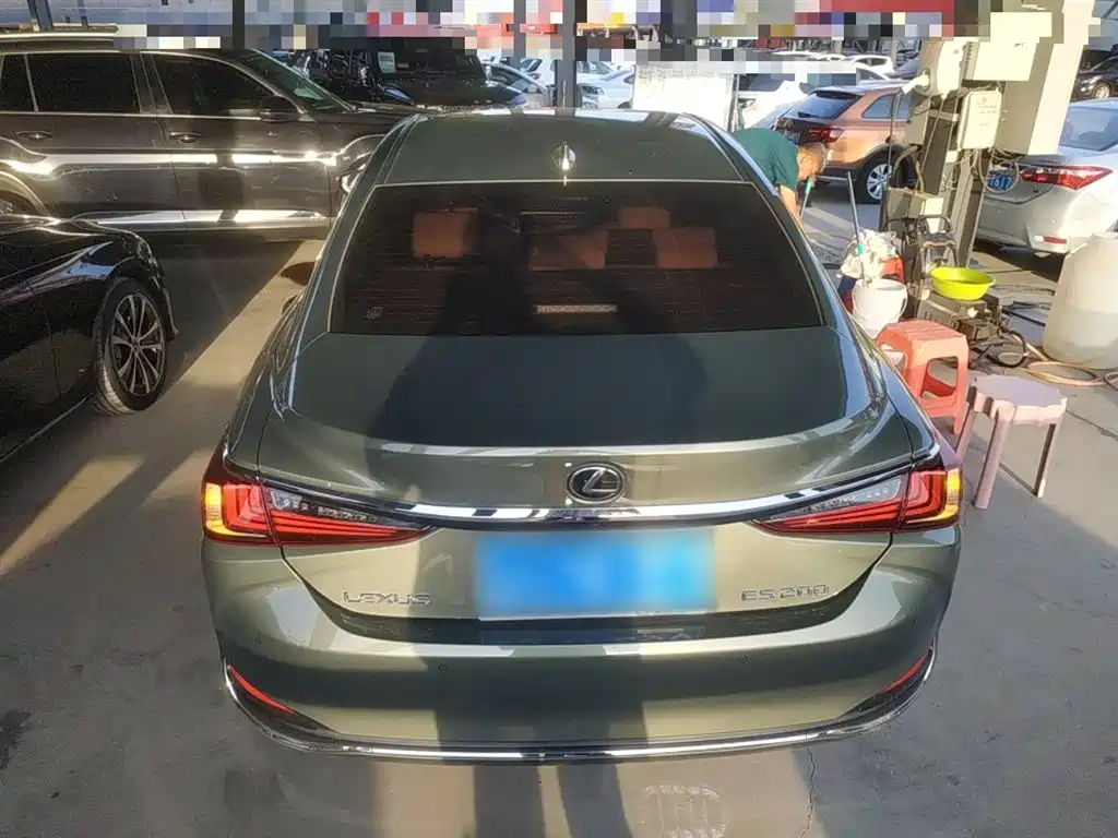Lexus ES 2020 200