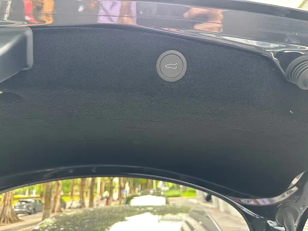 Tesla Model 3 — миниатюра 10