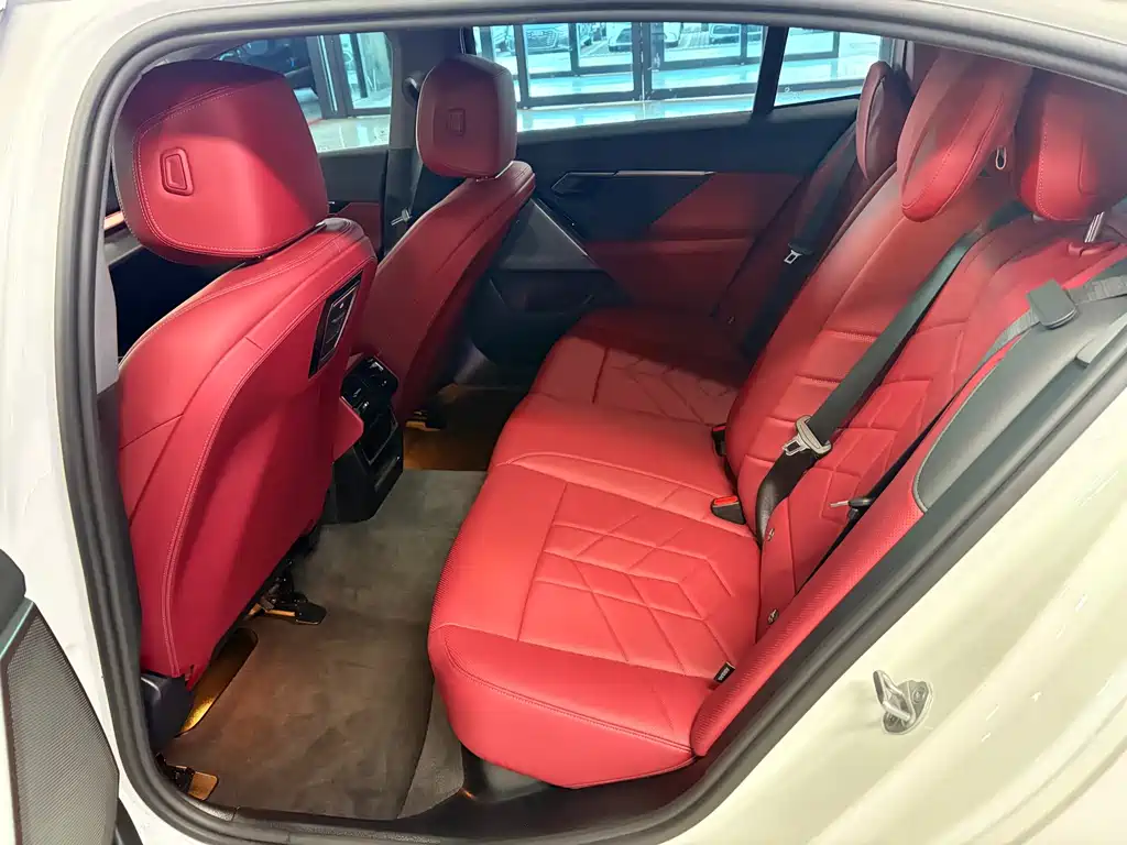BMW 5 Series — миниатюра 9