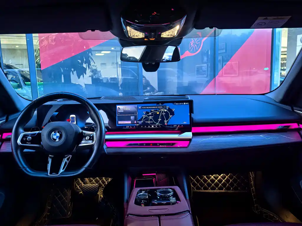 BMW 5 Series — миниатюра 11