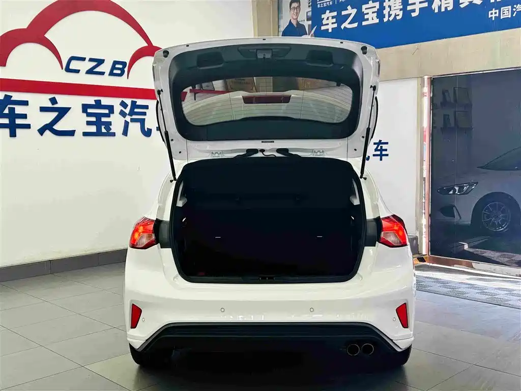 Ford Focus 2020 EcoBoost 180 AT