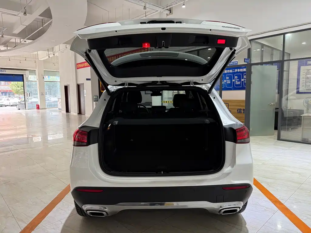 Mercedes-Benz GLA — миниатюра 8