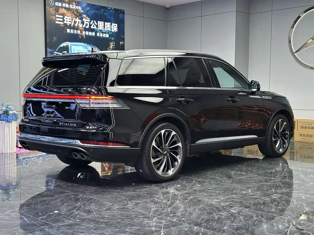 Lincoln Aviator — миниатюра 7