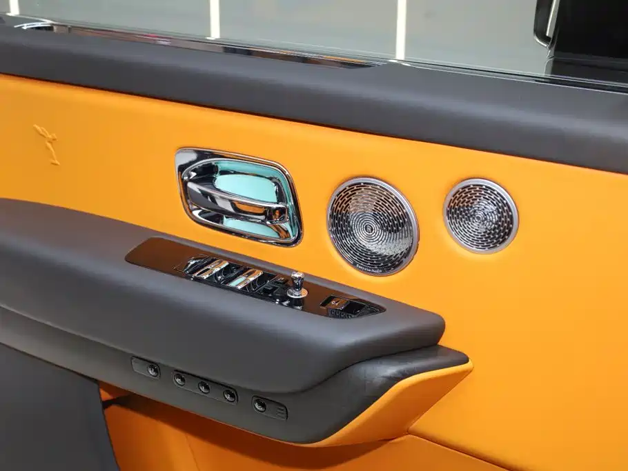 Rolls-Royce Cullinan — миниатюра 8