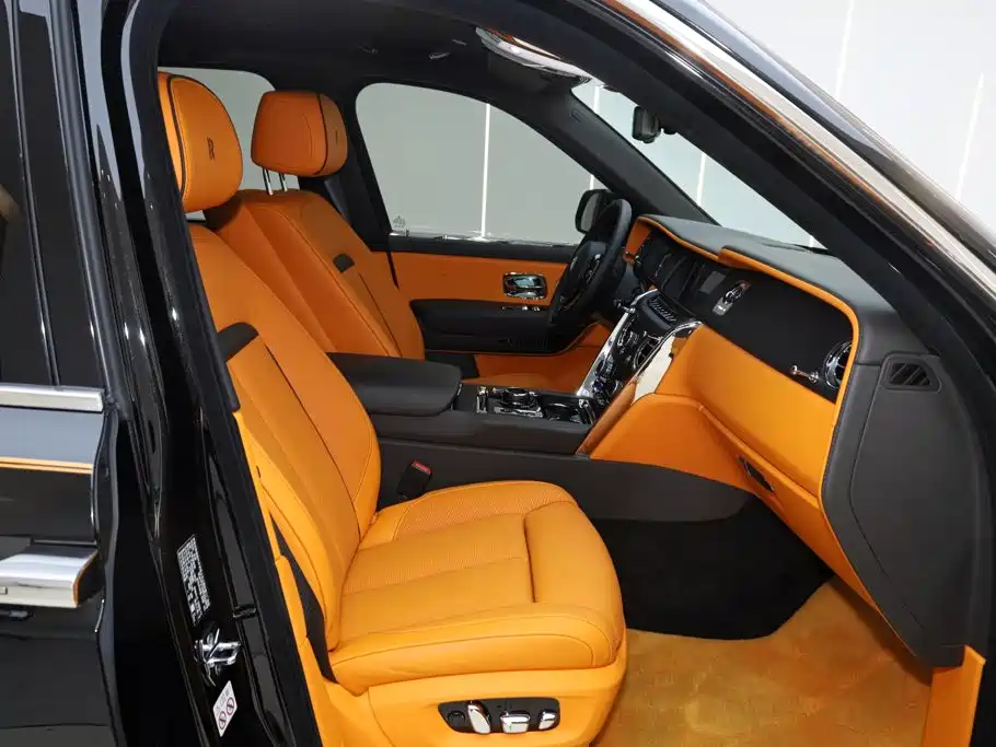 Rolls-Royce Cullinan — миниатюра 11