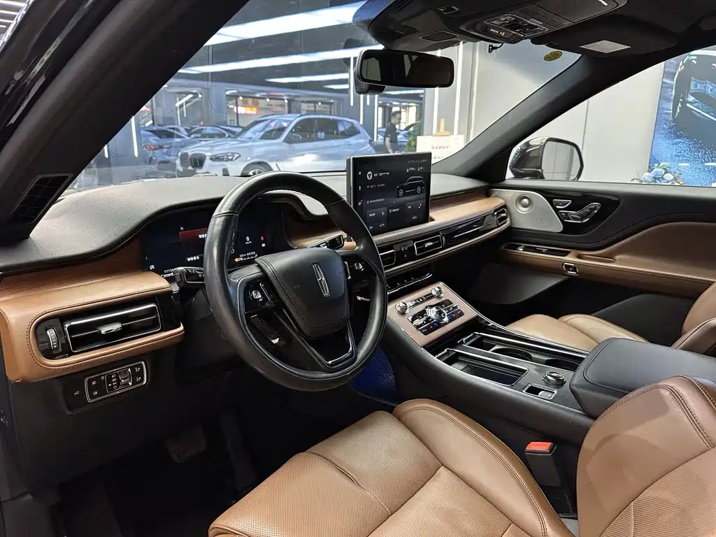 Lincoln Aviator — миниатюра 4