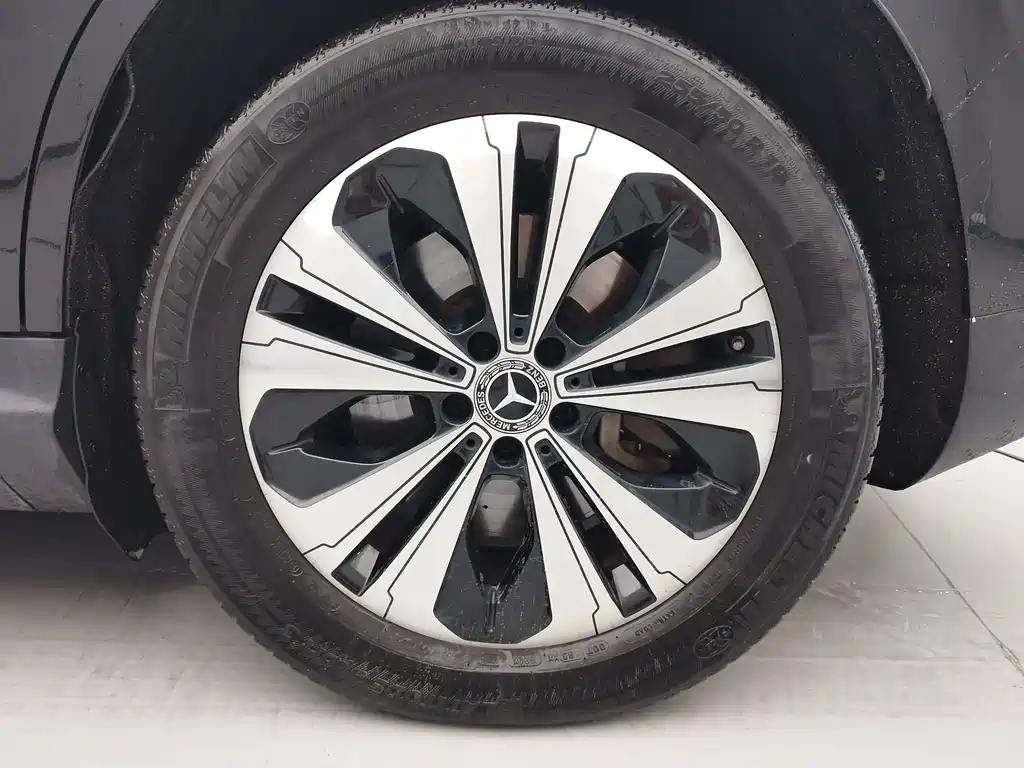 Mercedes-Benz EQC — миниатюра 9