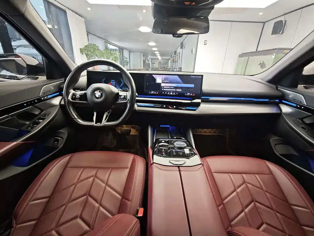 BMW 5 Series — миниатюра 8