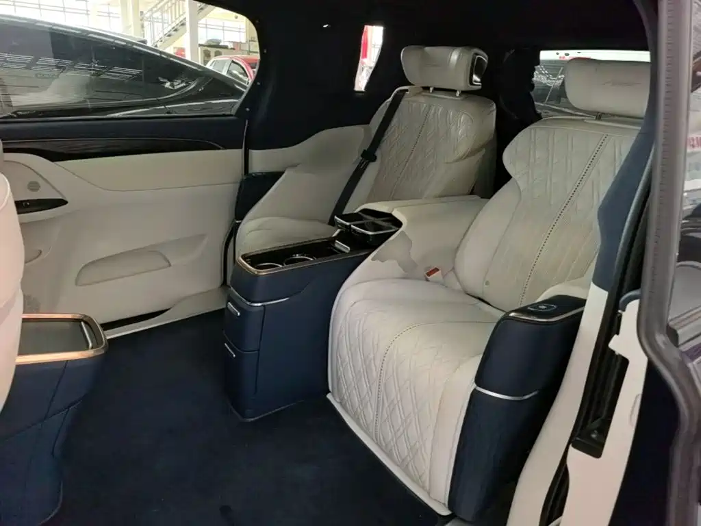 Buick GL8 — миниатюра 17