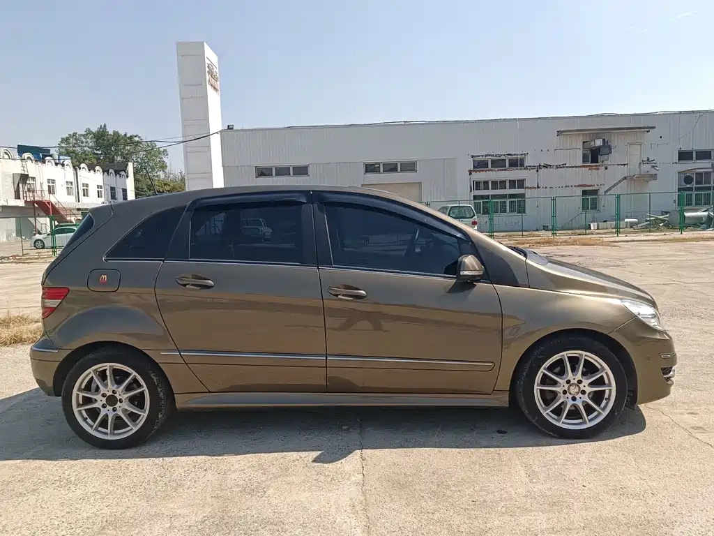 Mercedes-Benz B-Class — миниатюра 5