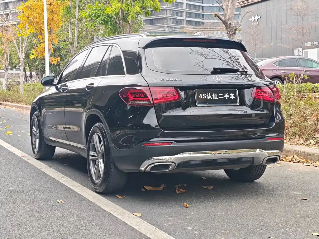 MERCEDES-BENZ GLC
