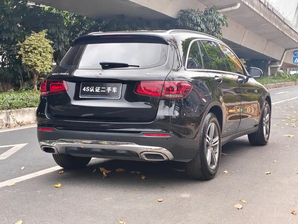 MERCEDES-BENZ GLC