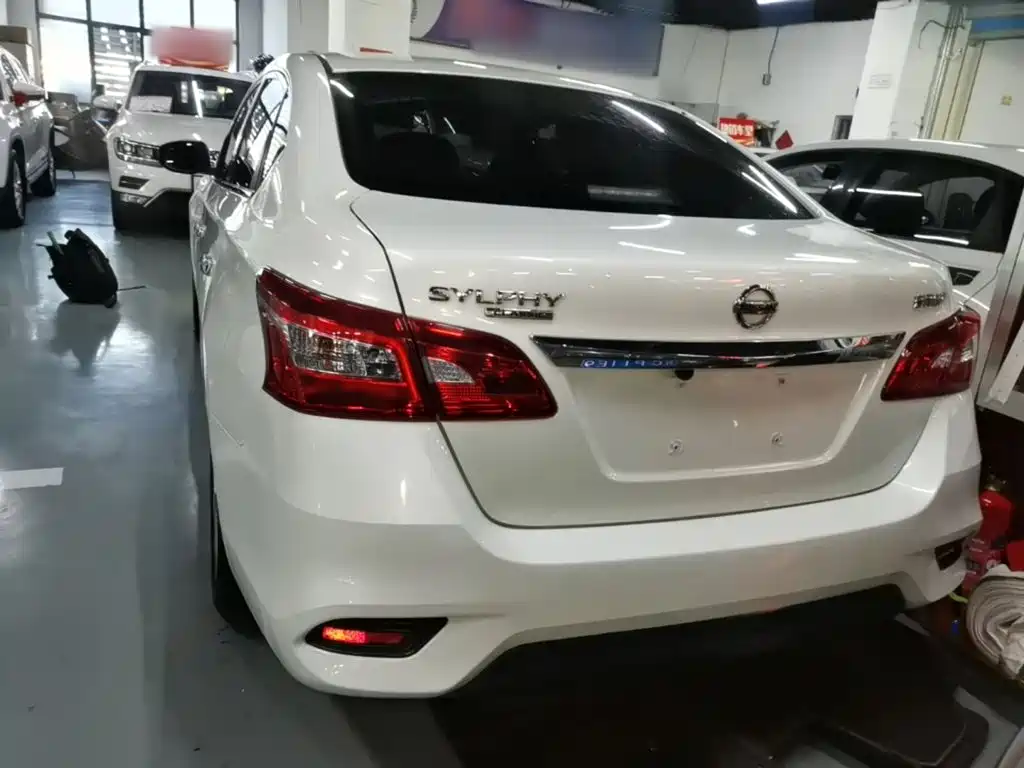 Nissan Sylphy — миниатюра 6