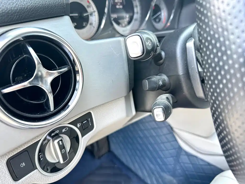 Mercedes-Benz GLK-Class — миниатюра 10
