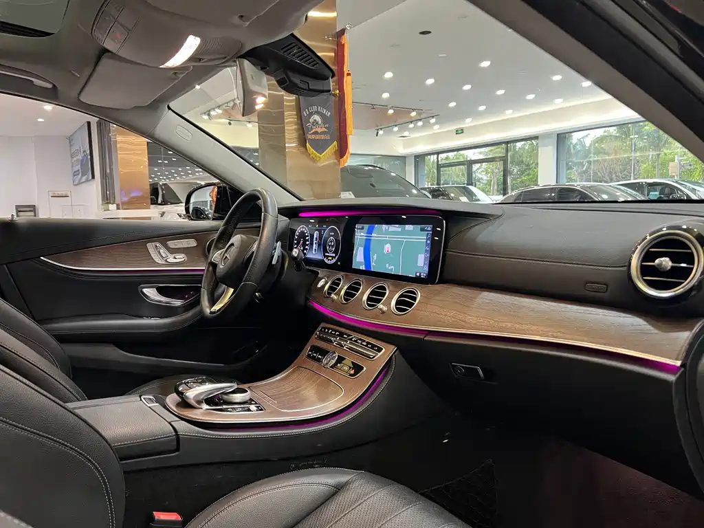 MERCEDES-BENZ E CLASS