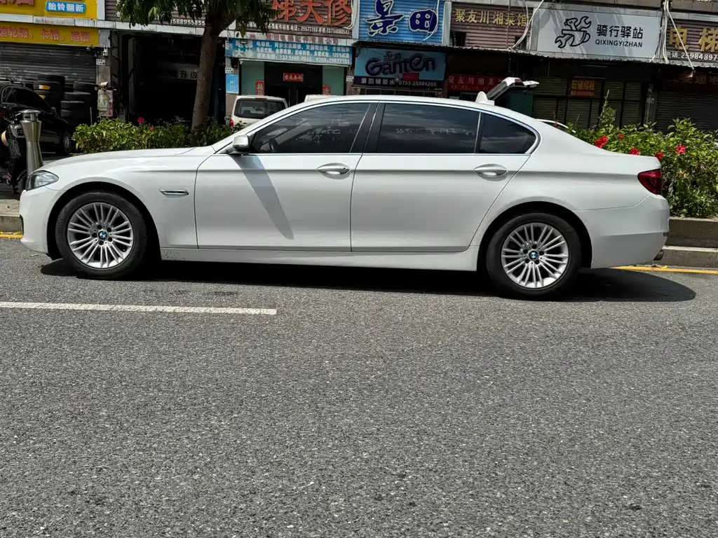 BMW 5 Series — миниатюра 3