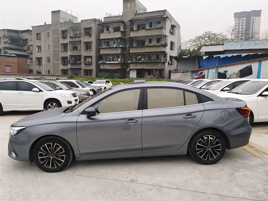 ROEWE I5