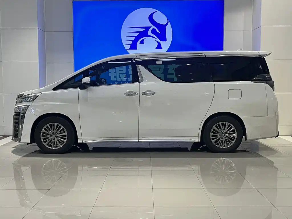 Toyota Vellfire — миниатюра 4