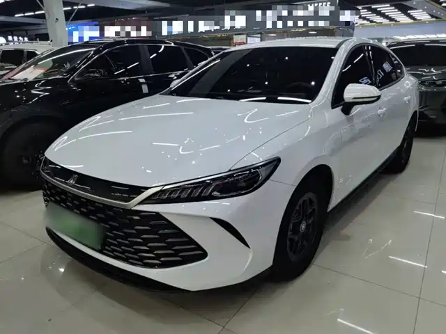 2025 BYD Qin