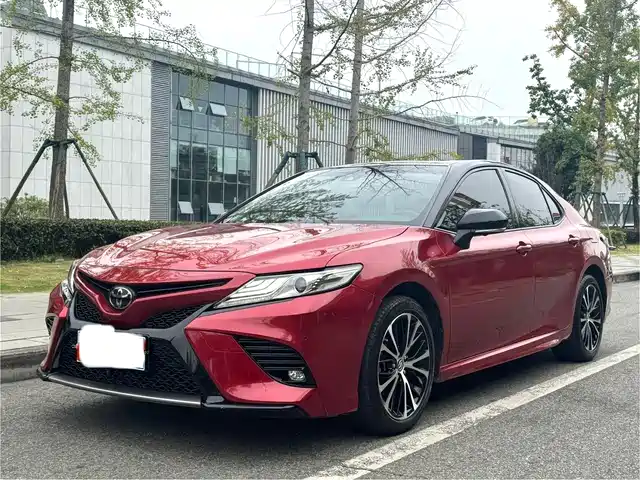 TOYOTA CAMRY 2018