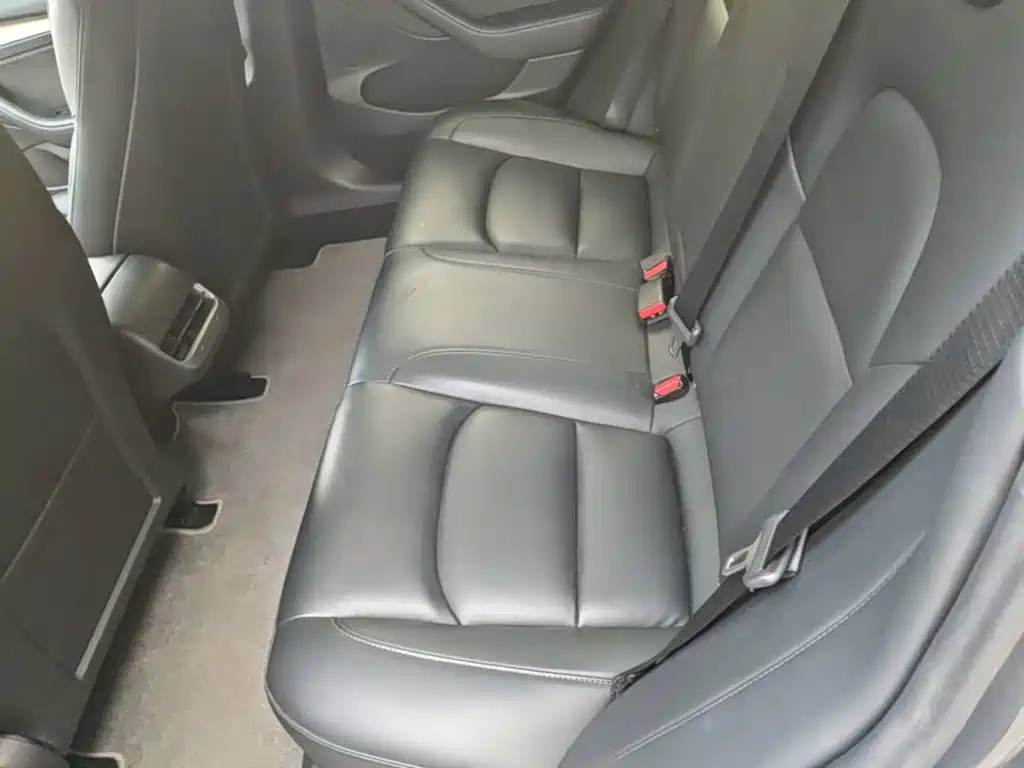 Tesla Model 3 — миниатюра 17