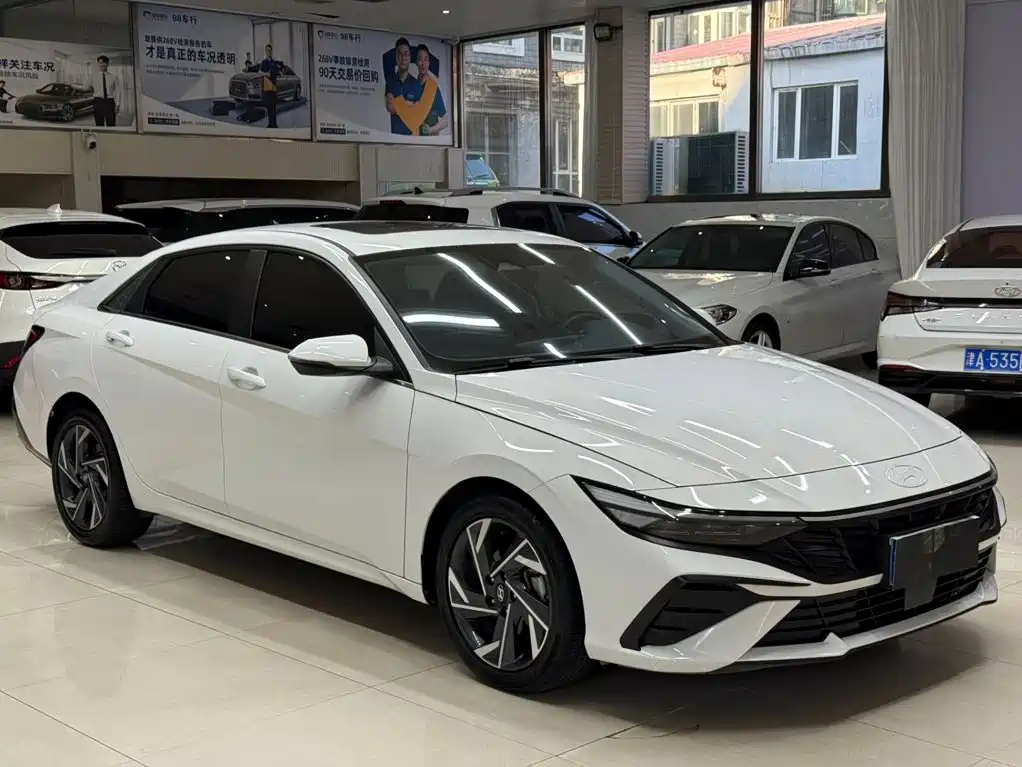 Hyundai Elantra — миниатюра 3